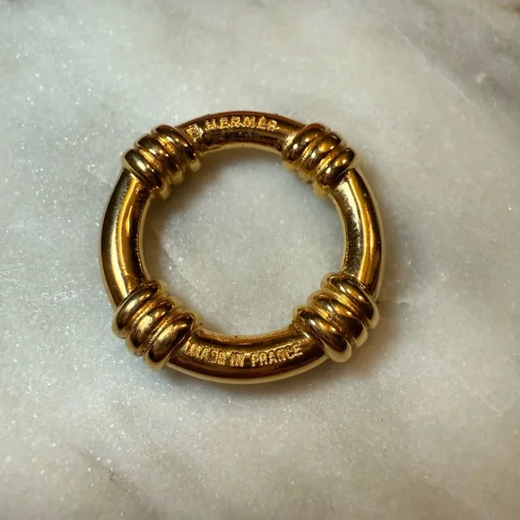 Hermès Bouée Gold-Plated Scarf Ring - Picture 2 of 5